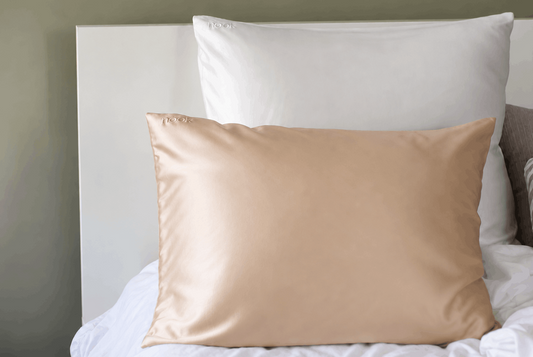 Silk vs satin pillowcases: what’s the difference?